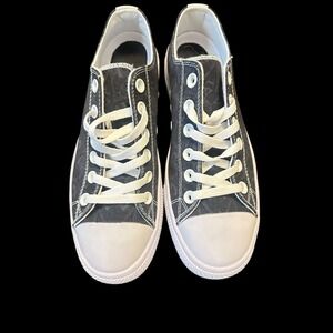 Electro Threads Women's Black Paisley Pattern Low Top Canvas Sneakers Shoes